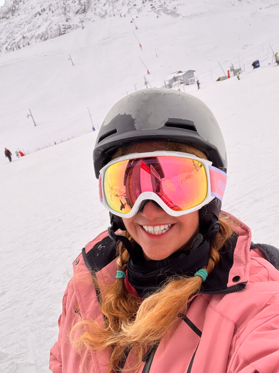 A selfie of Anna while she's skiing